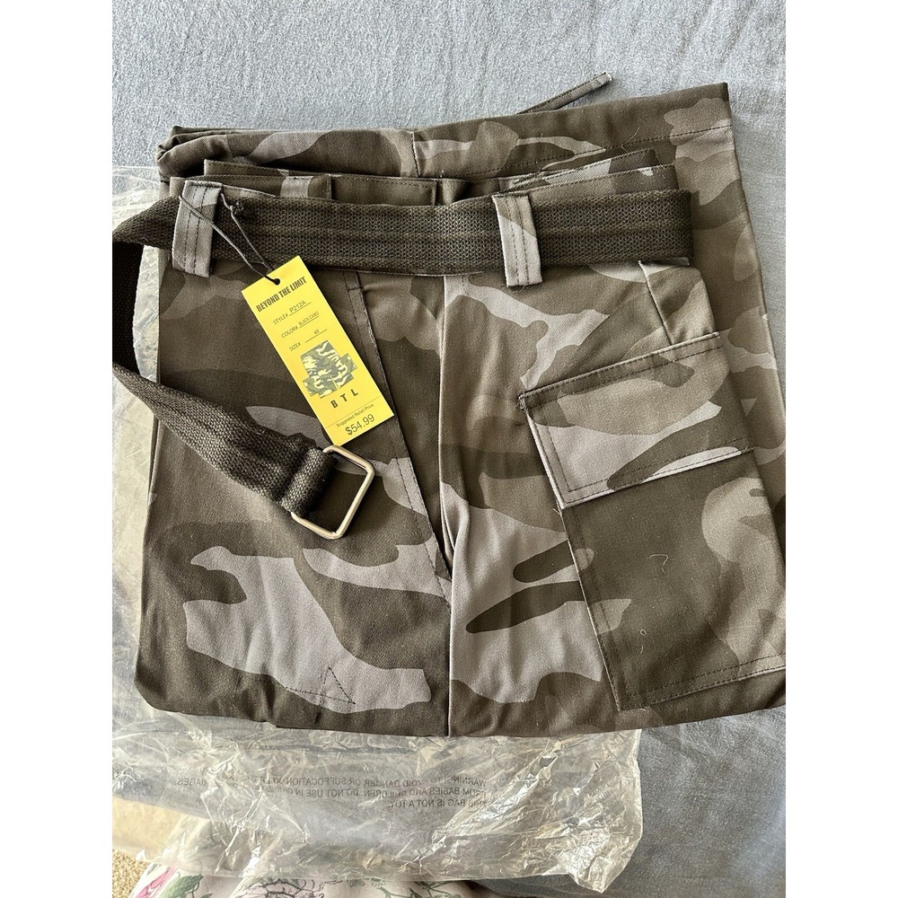 Beyond the Limit P212A Belted Cargo Shorts Men's‎ 40 Black Camo New With Tags!